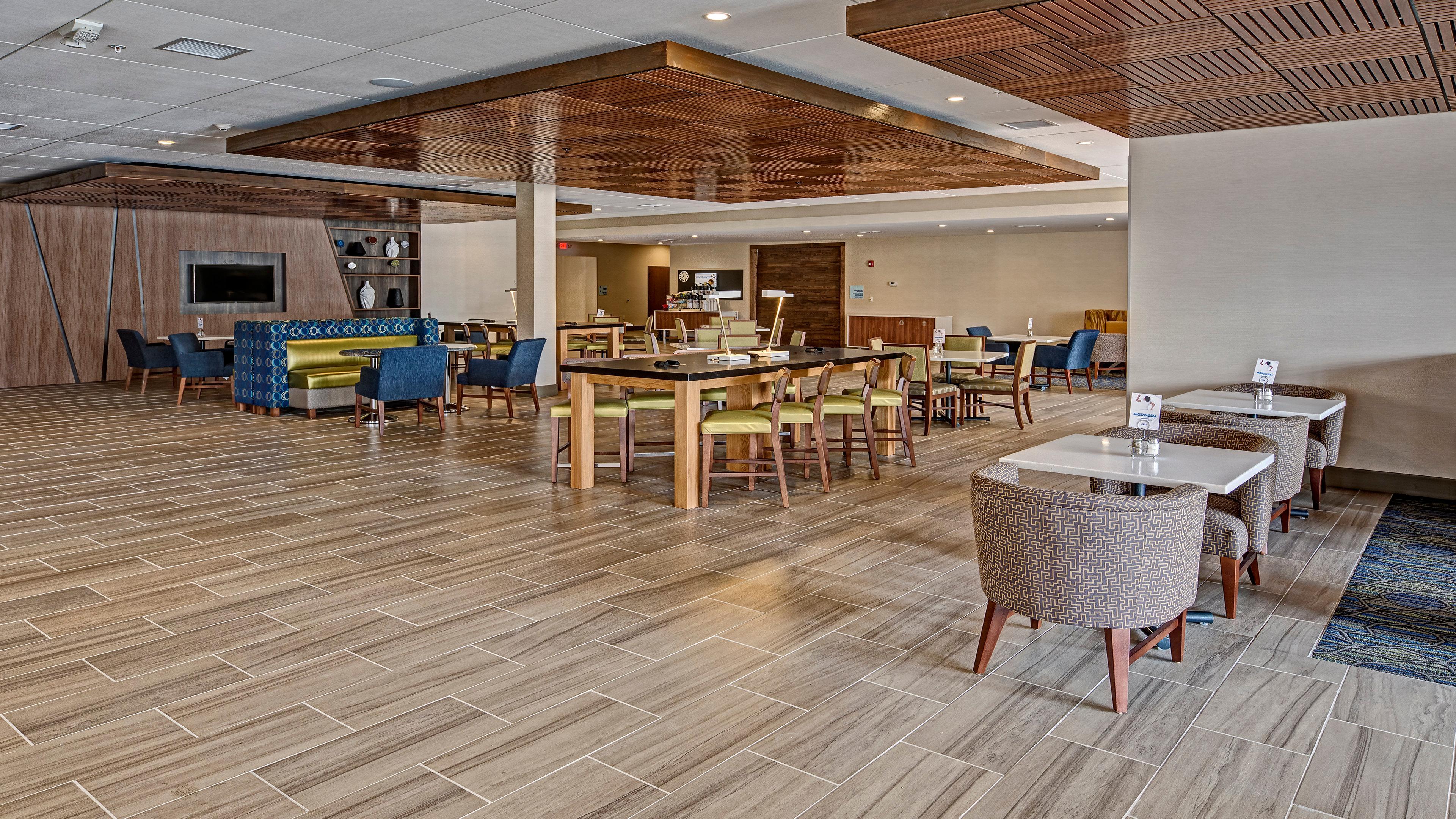 Express Airport Expo Center By Ihg Hotel 3*