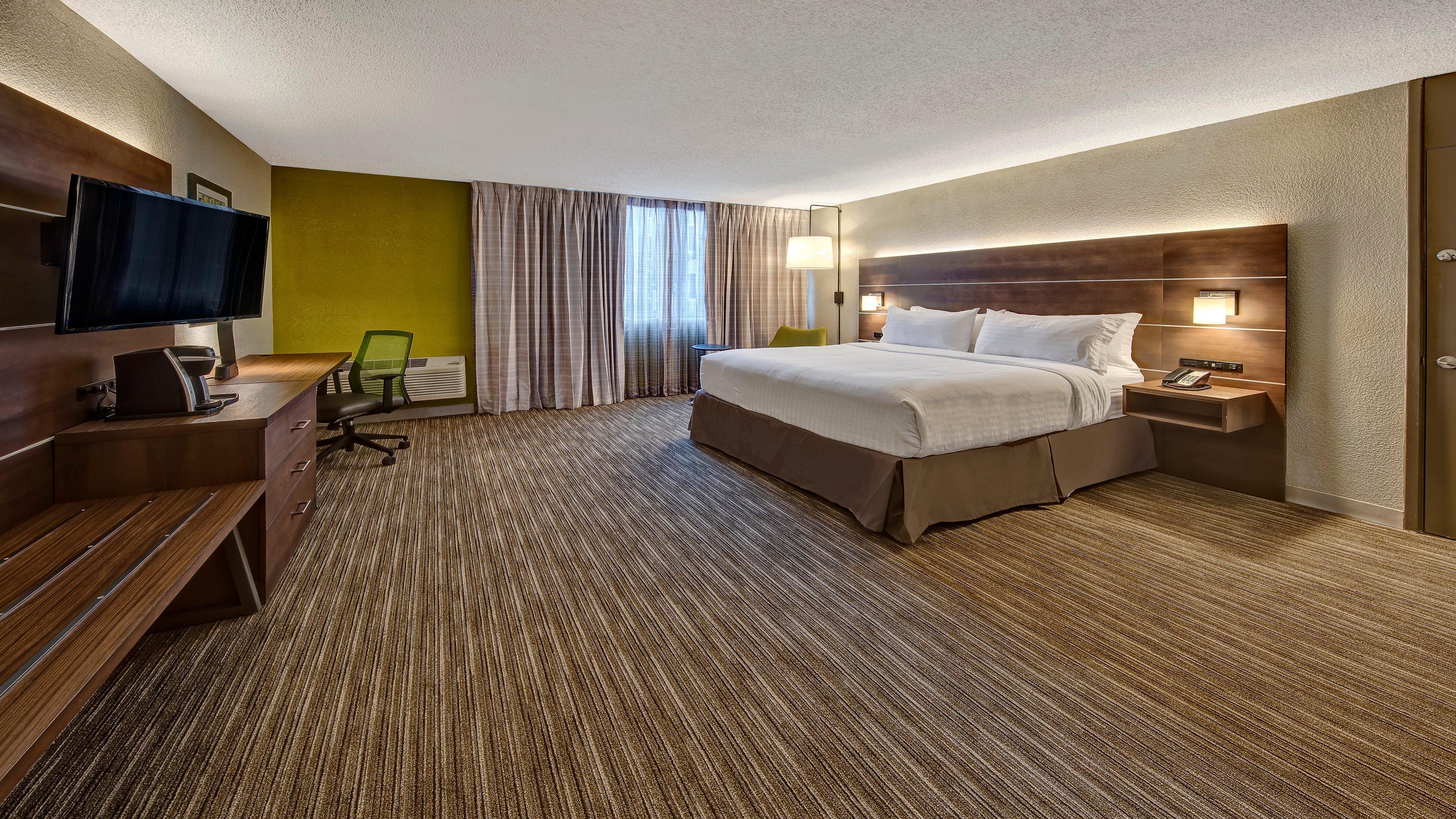 Express Airport Expo Center By Ihg Hotel