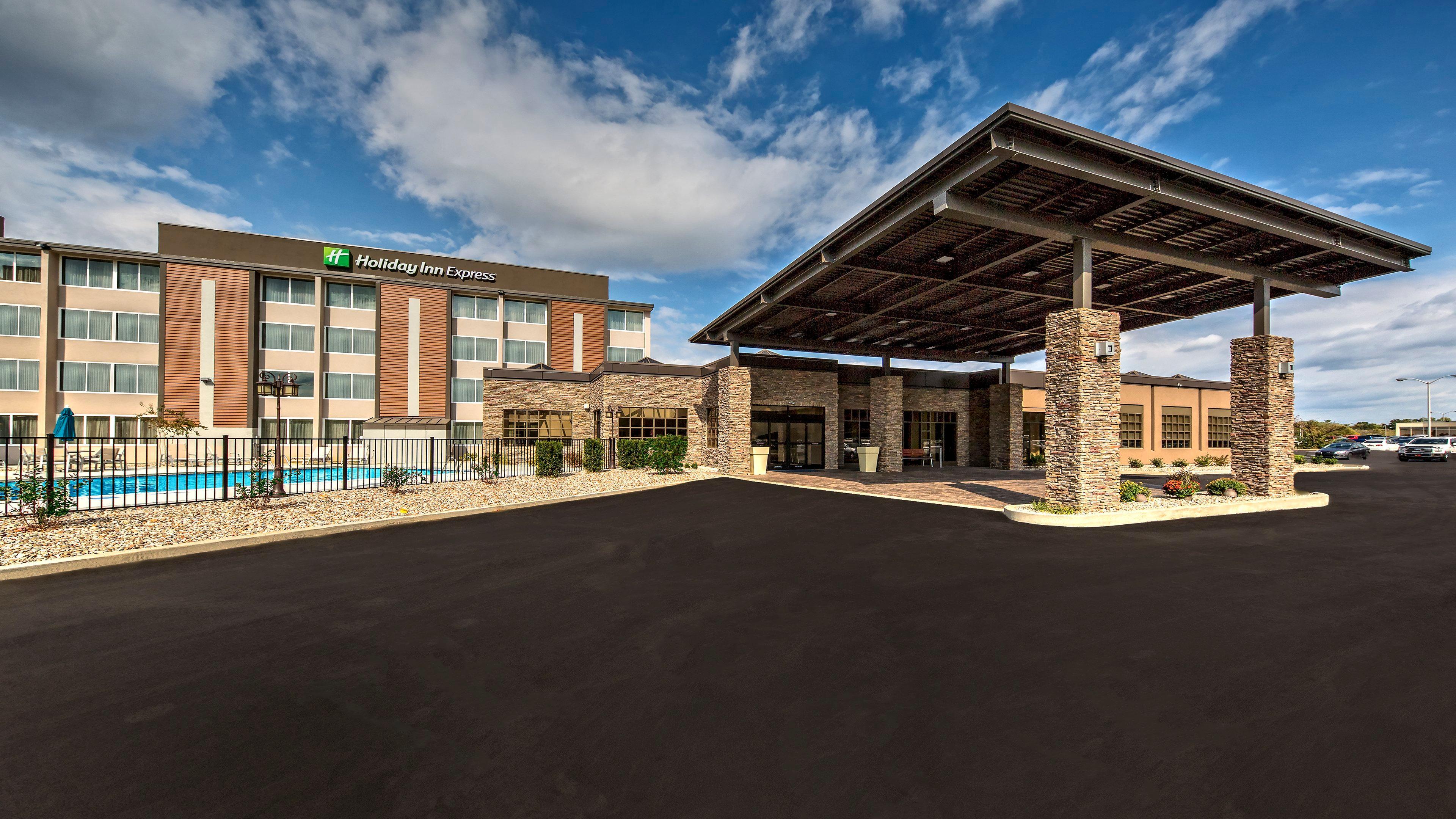Express Airport Expo Center By Ihg