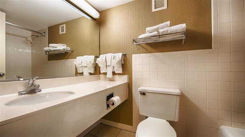 Express Airport Expo Center By Ihg Hotel Louisville