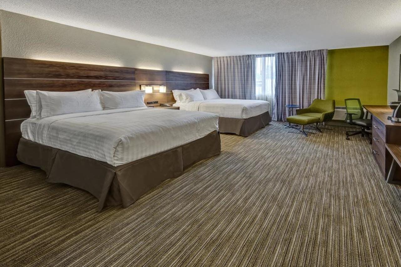Express Airport Expo Center By Ihg
